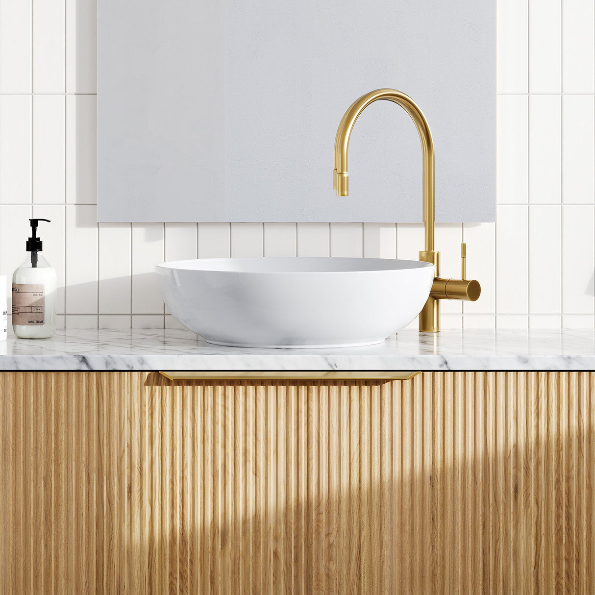 A lifestyle image of Timberline's Chase Basin 400mm White Gloss