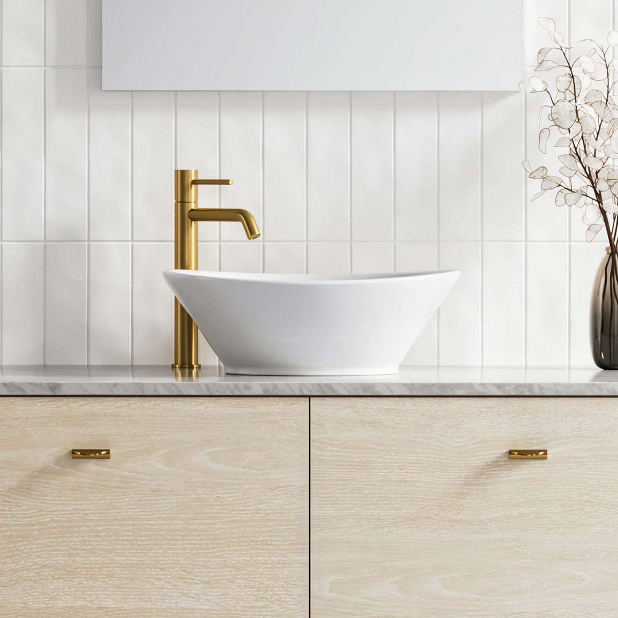 A lifestyle image of Timberline's Elite Basin 415mm White Gloss