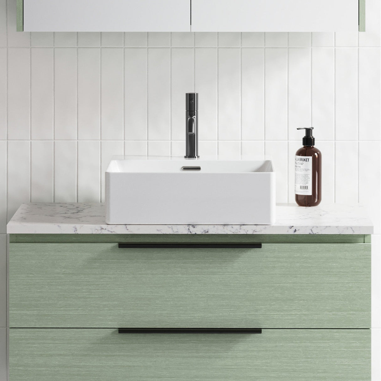 A lifestyle image of Timberline's Iconic Basin 420mm White Gloss