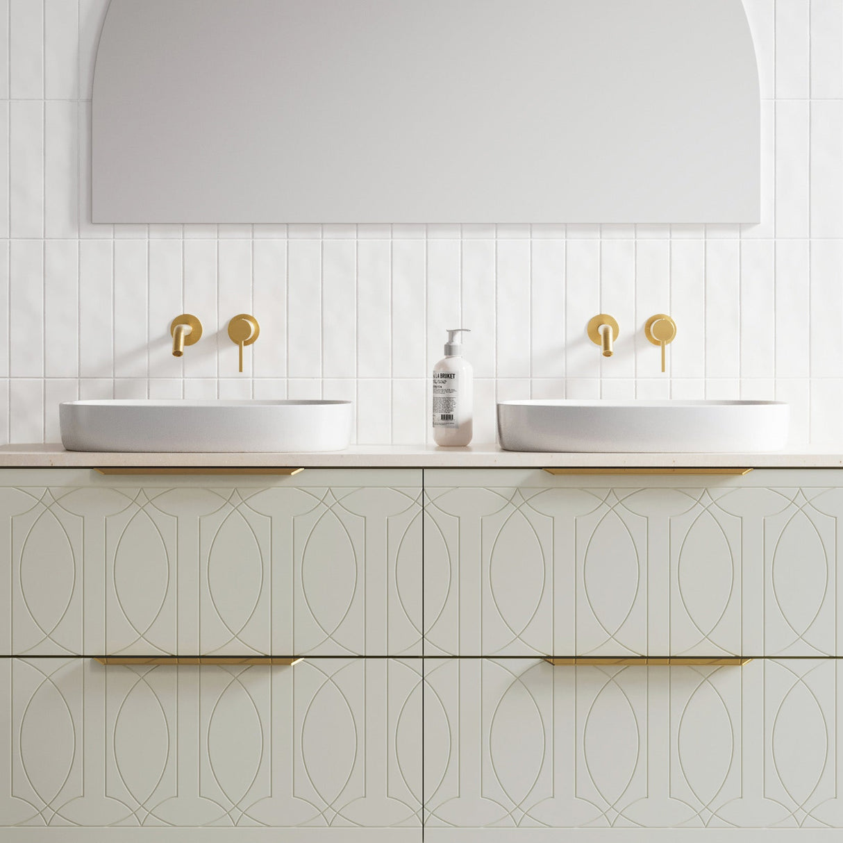 A lifestyle image of Timberline's Lorenzo Basin 500mm White Gloss