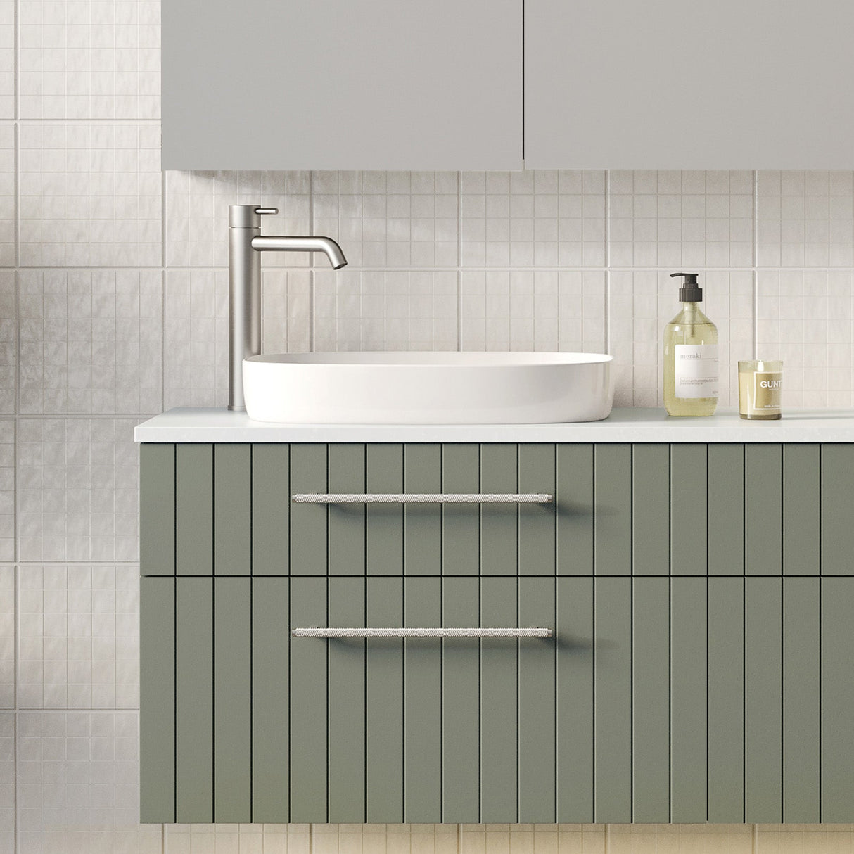 A lifestyle image of Timberline's Lorenzo Basin 500mm White Gloss
