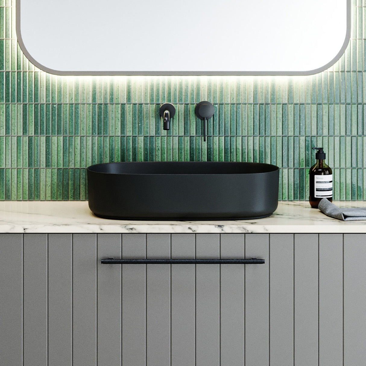 A lifestyle image of Timberline's Myrtle Basin 550mm Black Matt