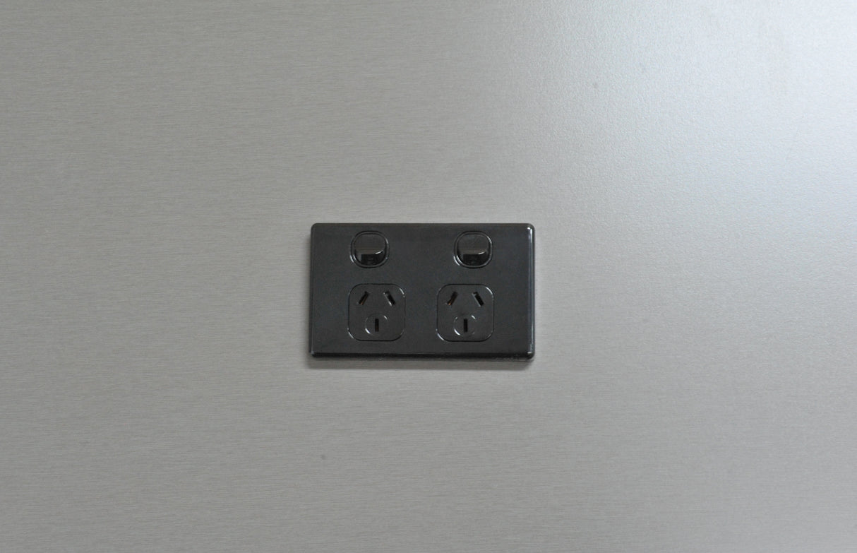 Mirror Cabinet power point, left hand side, Platinum