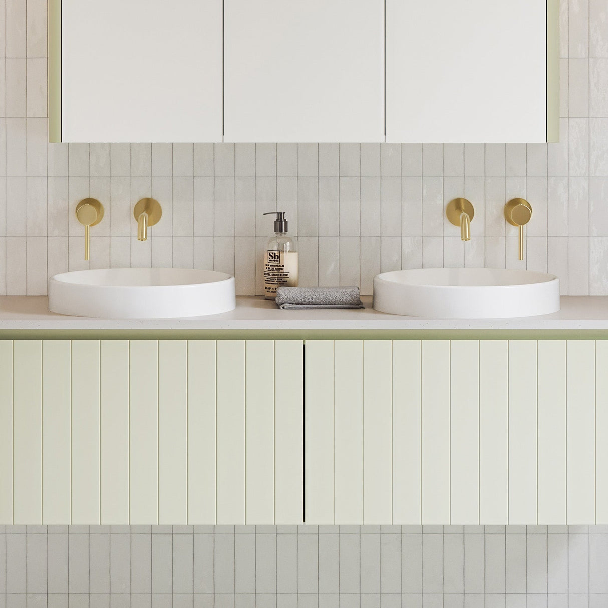 A lifestyle image of Timberline's Corrida Basin 430mm White Gloss