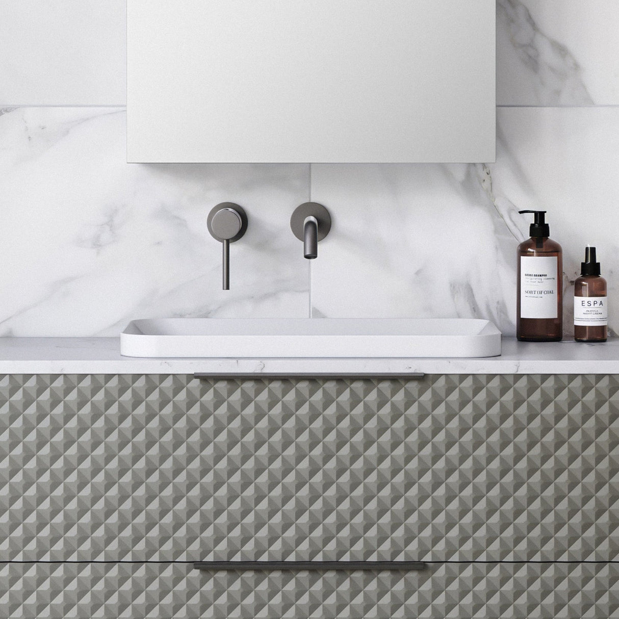 A lifestyle image of Timberline's George Basin 600mm White Gloss