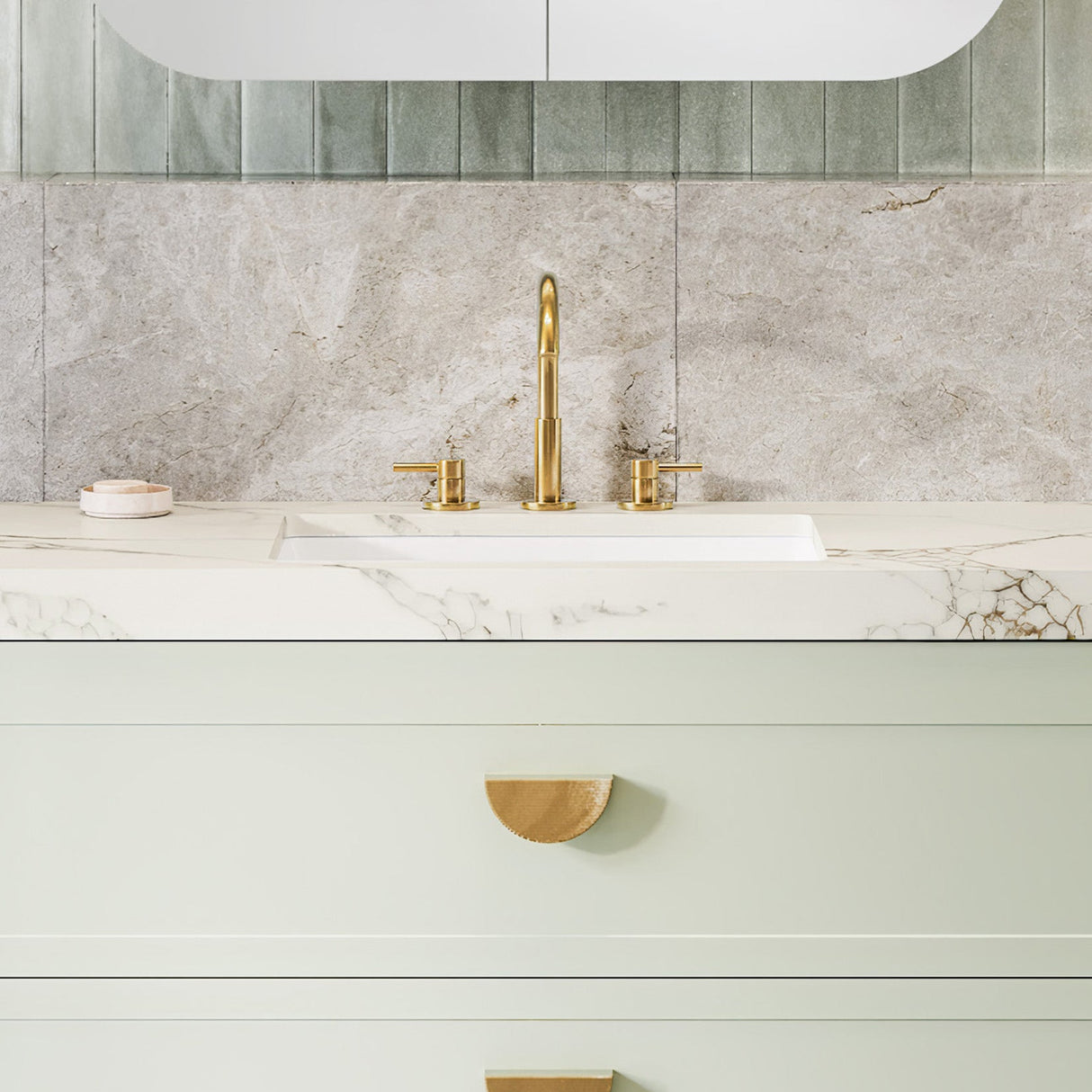 A lifestyle image of Timberline's Rectangle Undermount Basin 530mm White Gloss